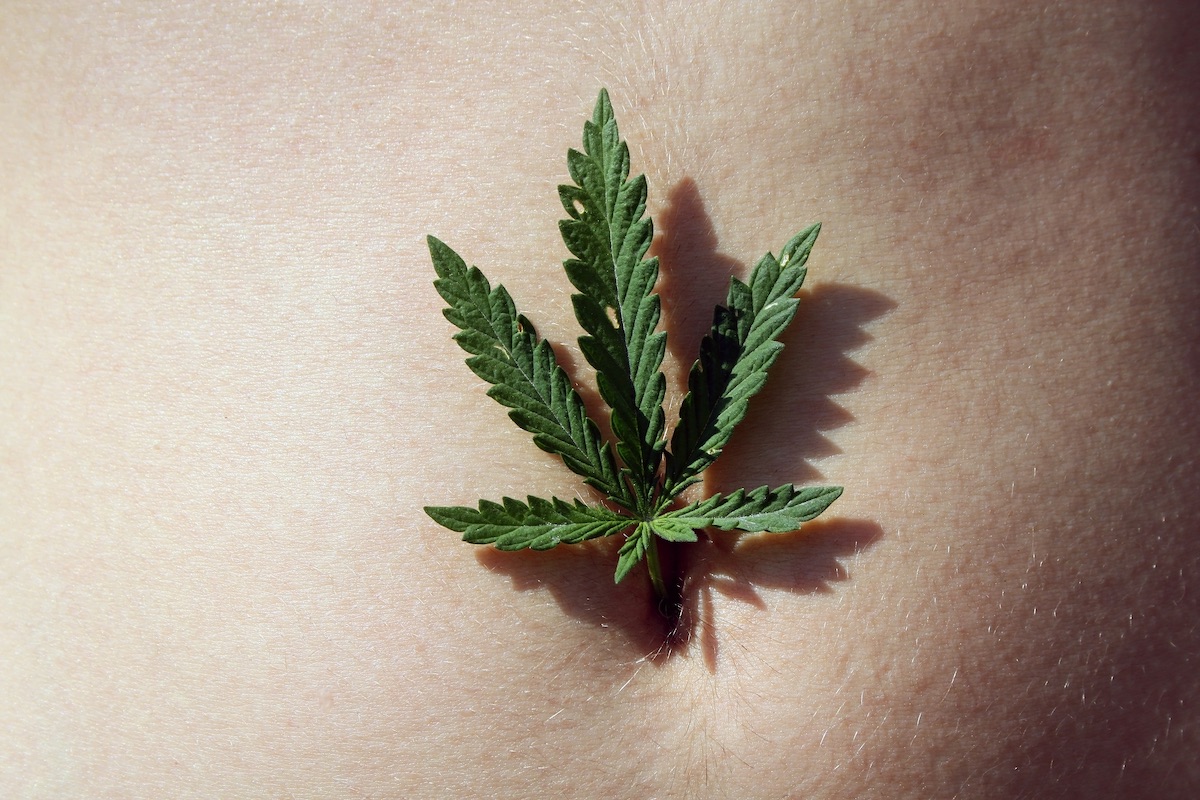 Marihuana Jest Pomocna w Bólach Żołądka, JamaicaSeeds.pl